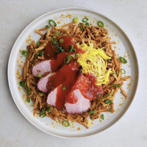 Babi pangang met bami